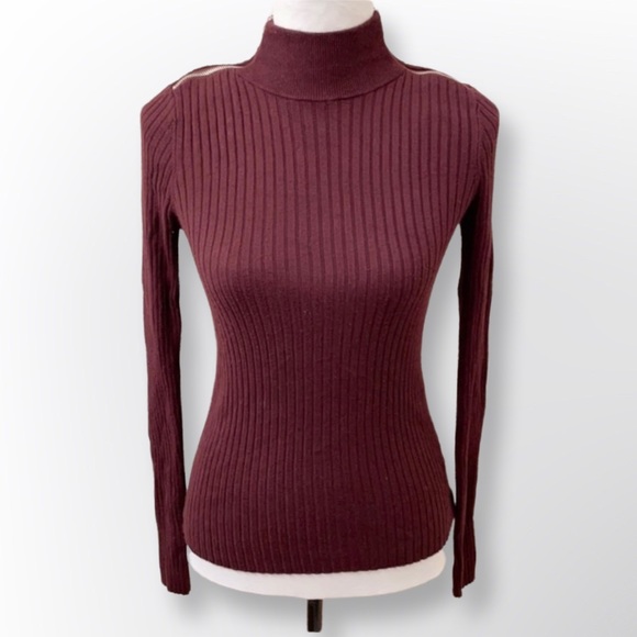 FITTED TOP - Picture 1 of 7